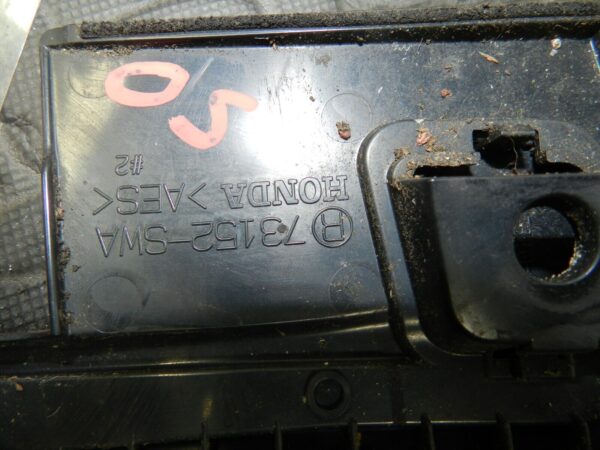 148 2007 HONDA CRV MK3. DRIVER SIDE WIND SCREEN TRIM - Image 3