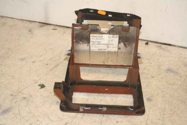 1999 VOLVO C70 2.4 PETROL. CENTRE CONSOLE WOOD TRIM - Image 6