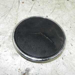 134. 1997-2002 JAGUAR XJ8. SPEAKER GRILL