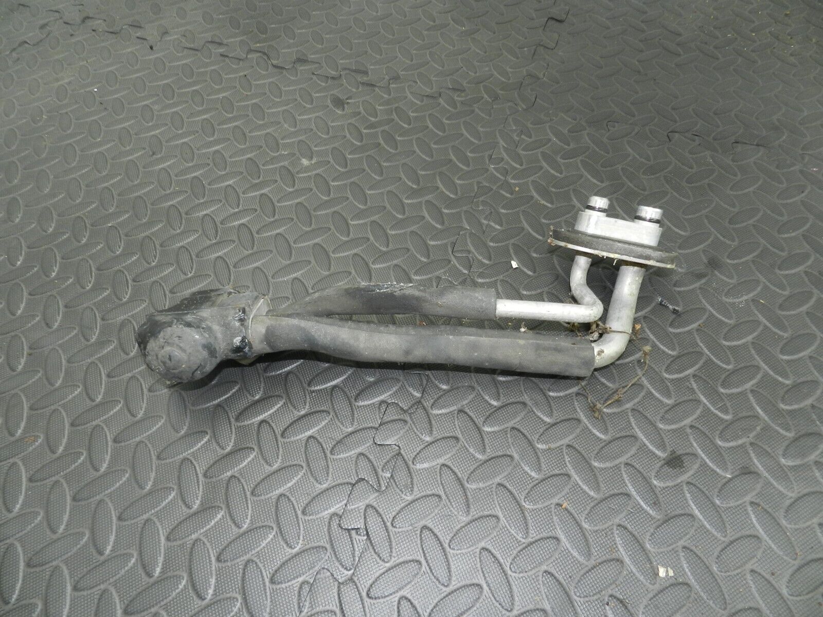 148 2007 HONDA CRV MK3. AIR CON MATRIX PIPES