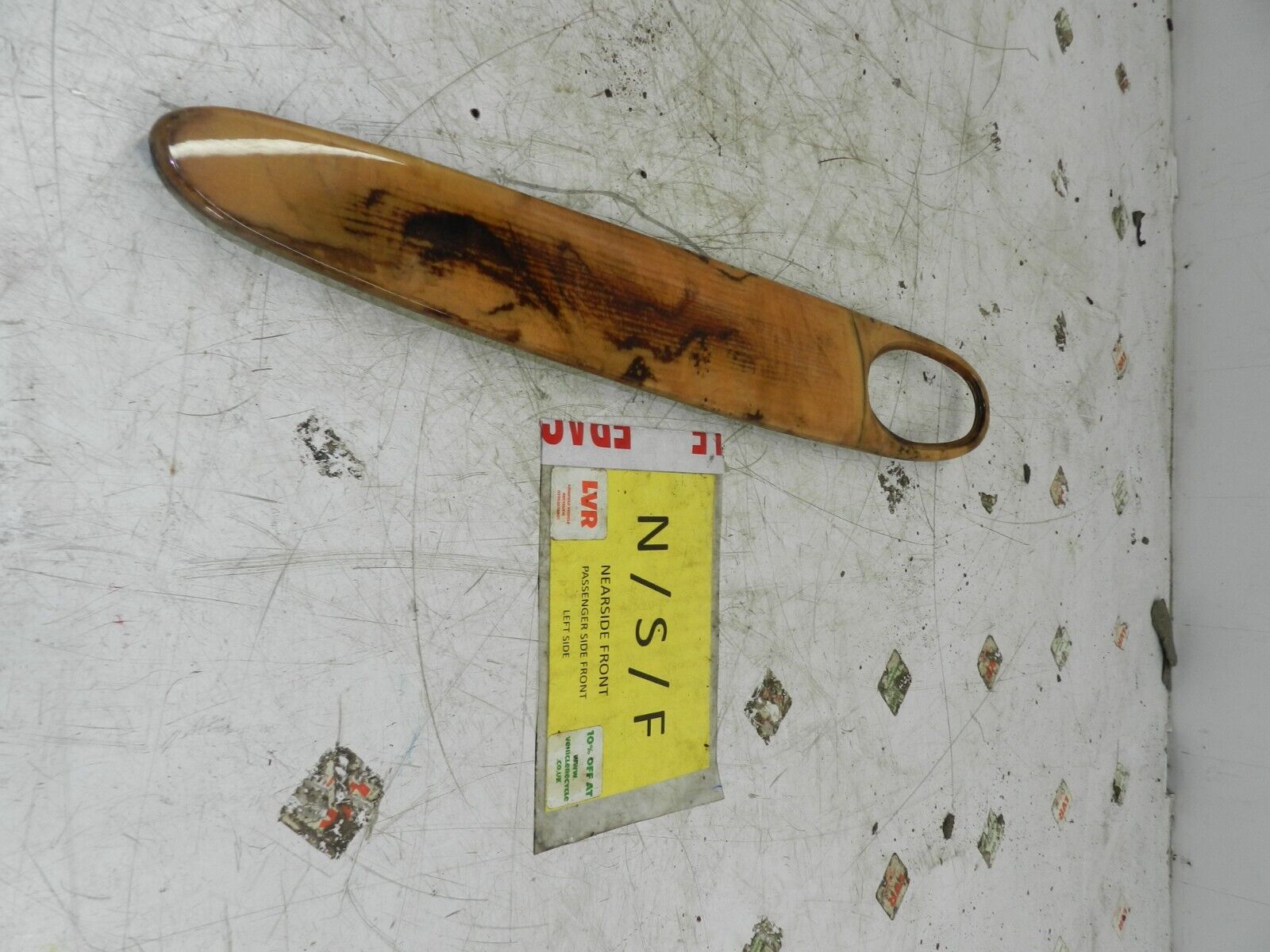134. 1997-2002 JAGUAR XJ8. PASSENGER SIDE FRONT DOOR WOOD TRIM