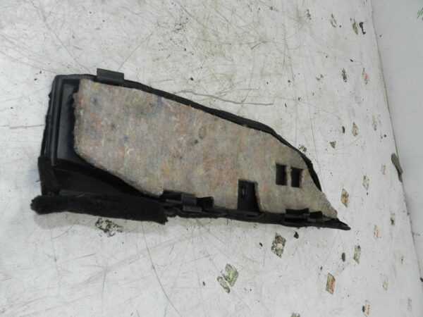 134. 1997-2002 JAGUAR XJ8. CARPET TRIM - Image 2