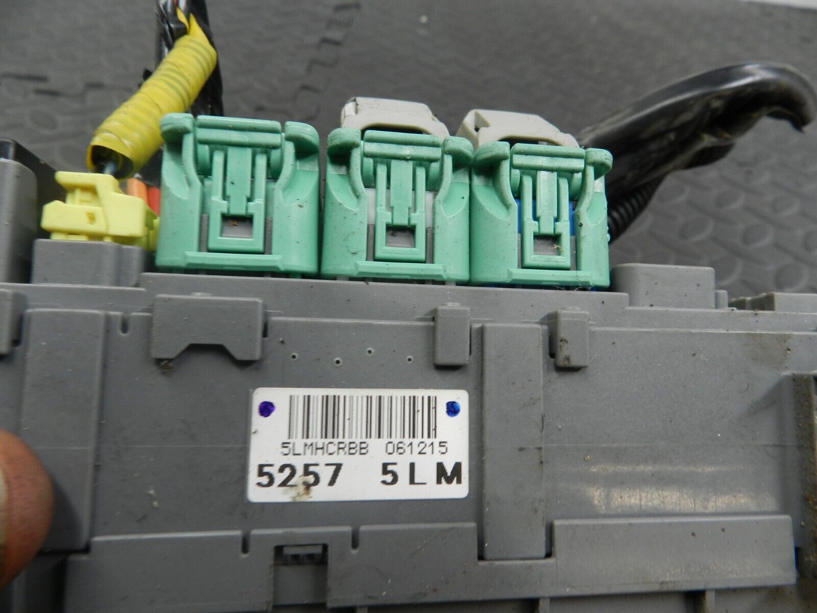 148 2007 HONDA CRV MK3. 52575LM FUSE BOX BOARD MODULE - Image 2