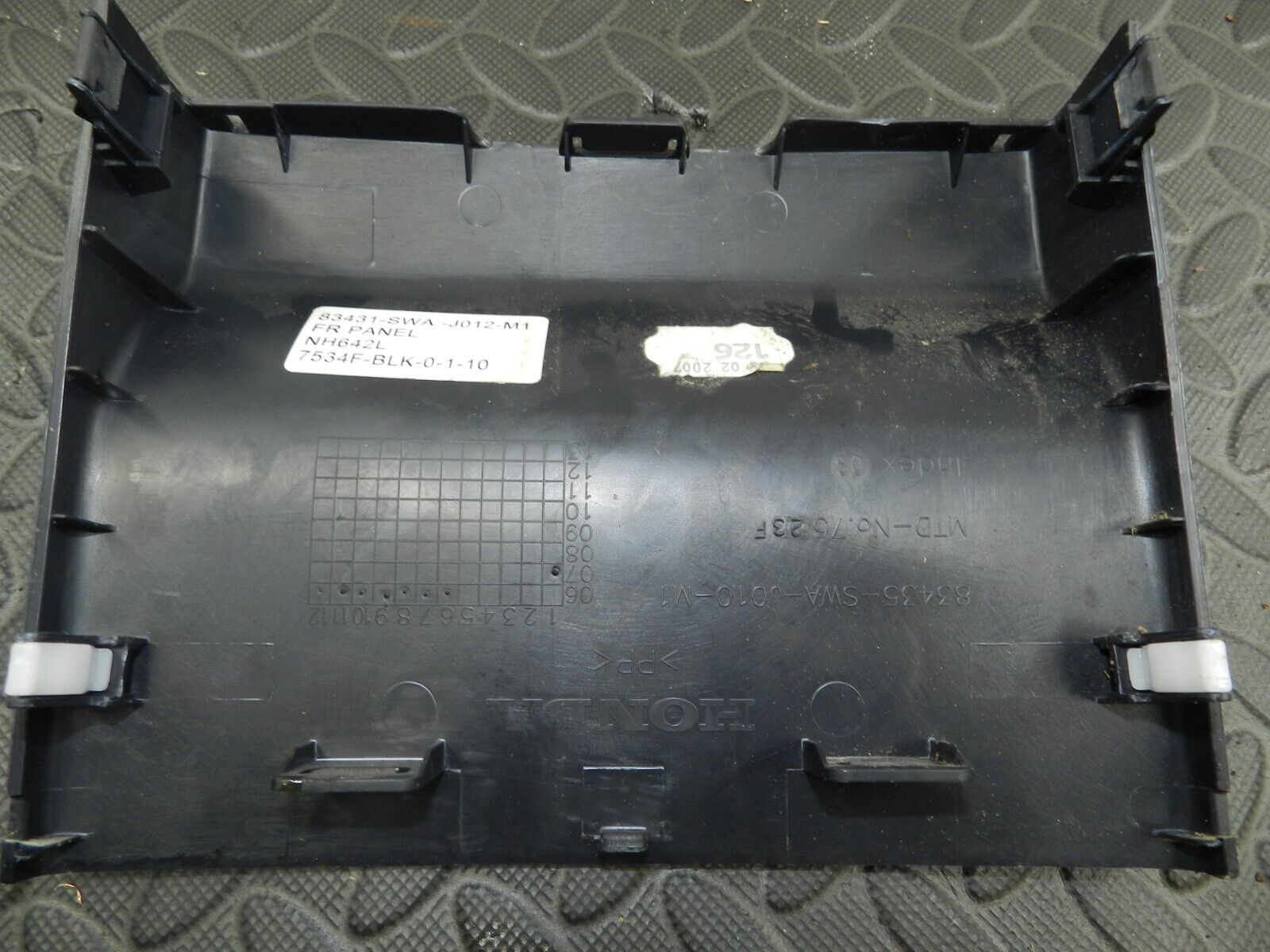 148 2007 HONDA CRV MK3. 83435SWA STEERING COLUMN COWLING TOP - Image 2
