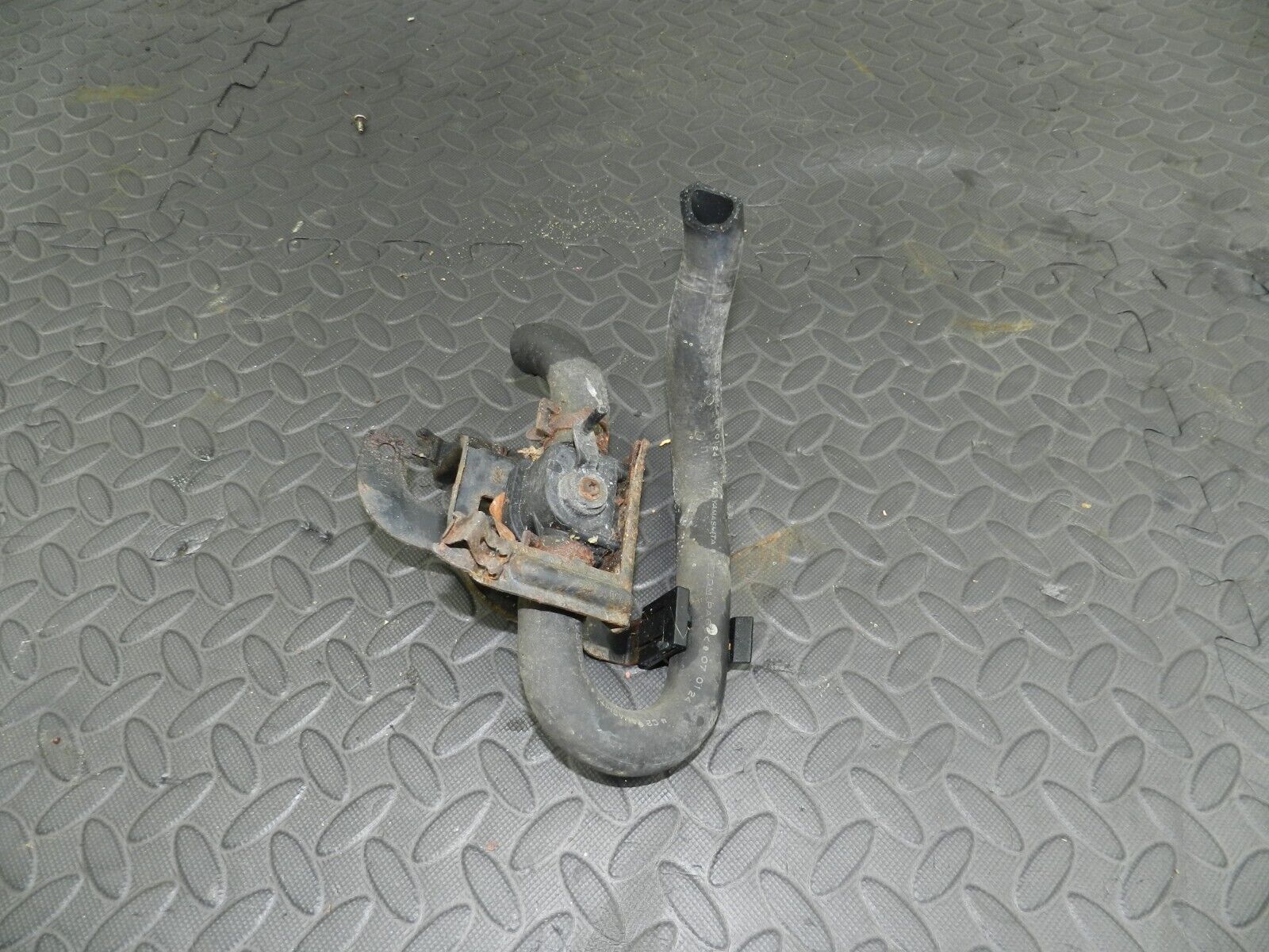 148 2007 HONDA CRV MK3. WATER VALVE AUXILLARY PUMP