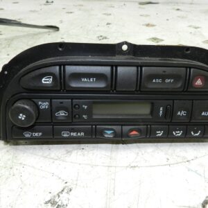 134. 1997-2002 JAGUAR XJ8. CLIMATE CONTROL BUTTONS