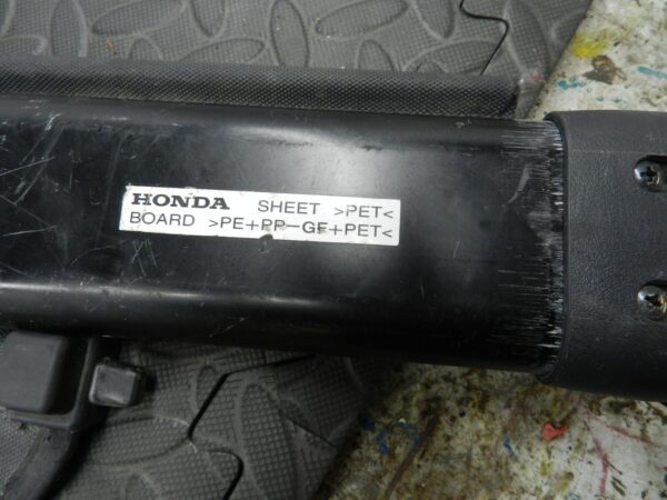 148 2007 HONDA CRV MK3. RETRACTABLE LOAD COVER PARCEL SHELF DAMAGED - Image 2