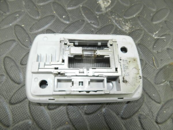 148 2007 HONDA CRV MK3. REAR INTERIOR LIGHT - Image 2