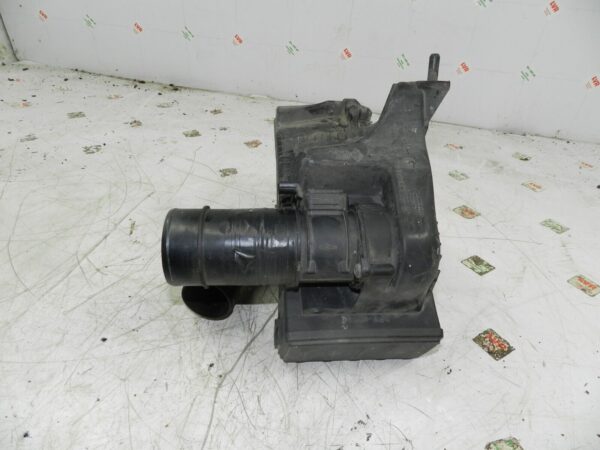 (126) RENAULT CLIO MK3 FACELIFT. AIR FILTER HOUSING BOX - Image 2