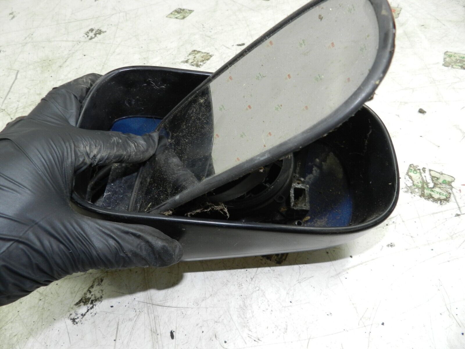 134. 1997-2002 JAGUAR XJ8. DRIVER SIDE WING MIRROR - Image 2