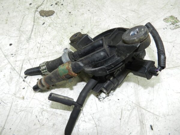 134. 1997-2002 JAGUAR XJ8. AIR VACUUM VALVE - Image 2