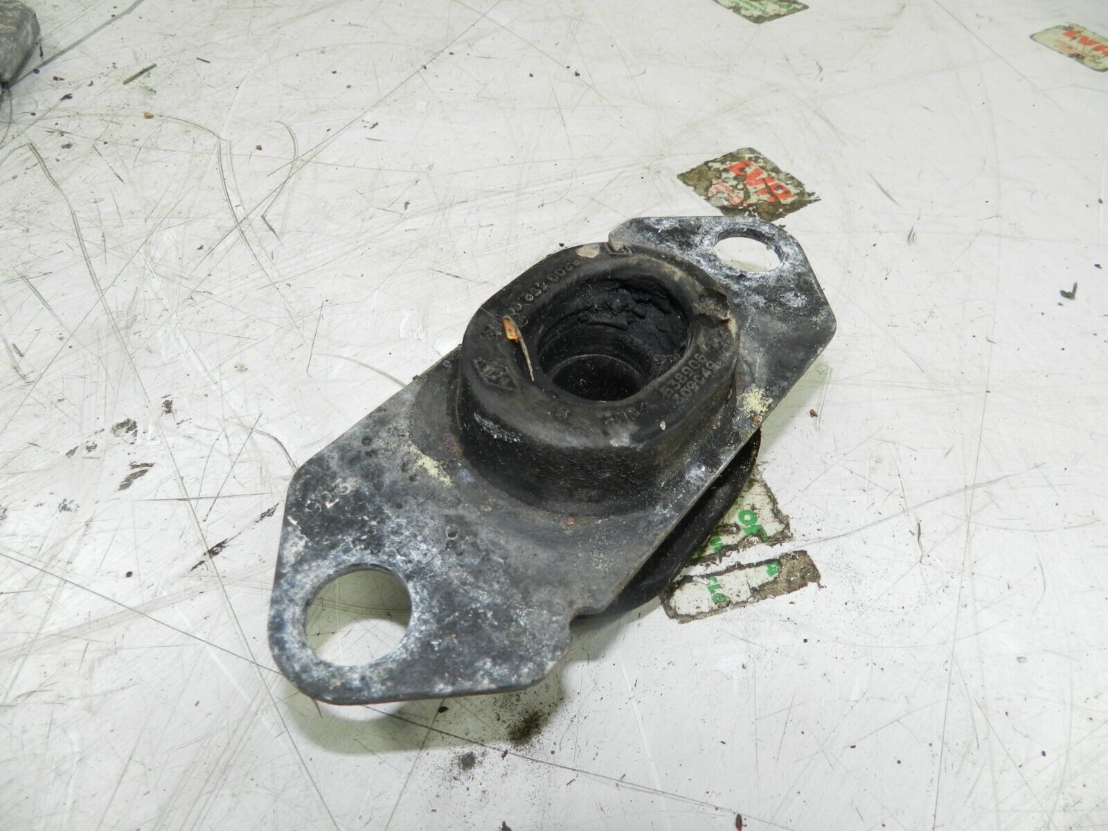 (126) RENAULT CLIO MK3 FACELIFT. ENGINE MOUNT - Image 2