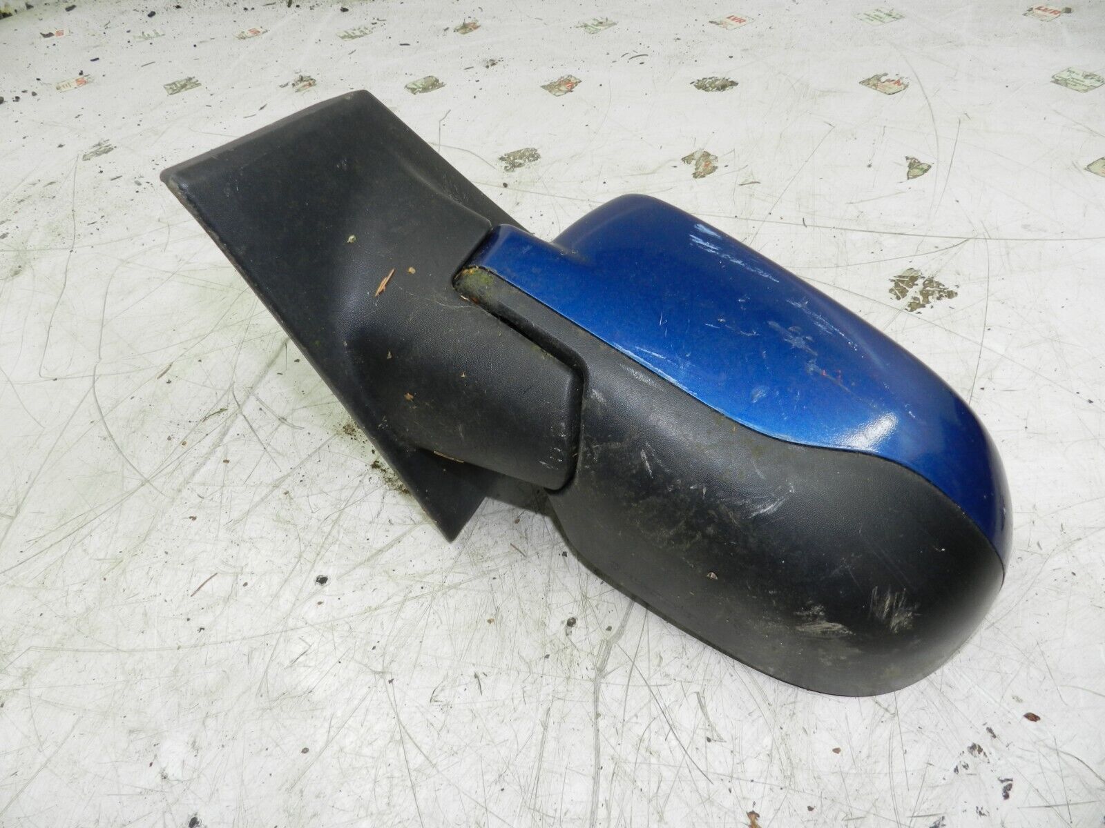 (126) RENAULT CLIO MK3 FACELIFT. PASSENGER SIDE WING MIRROR IN BLUE - Image 3