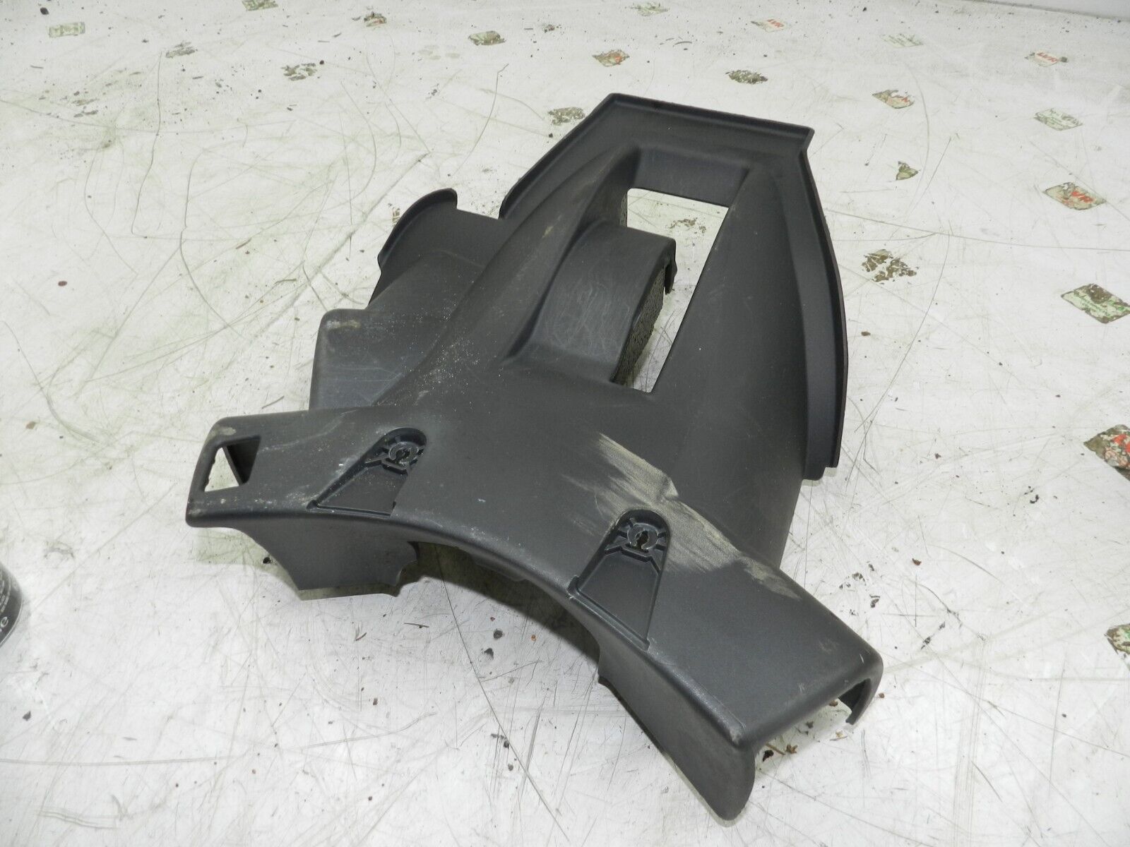 (126) RENAULT CLIO MK3 FACELIFT. STEERING COWLING LOWER