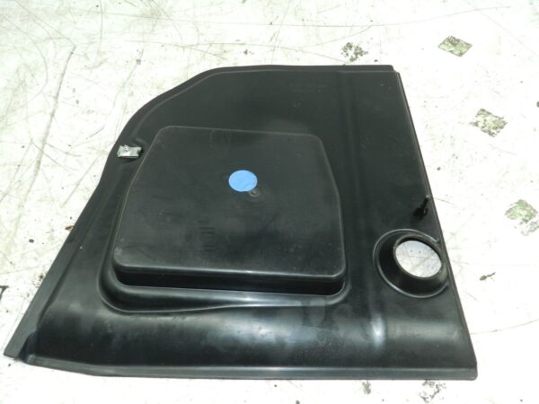 134. 1997-2002 JAGUAR XJ8. COVER TRIM ENGINE COMPUTER TRIM - Image 2