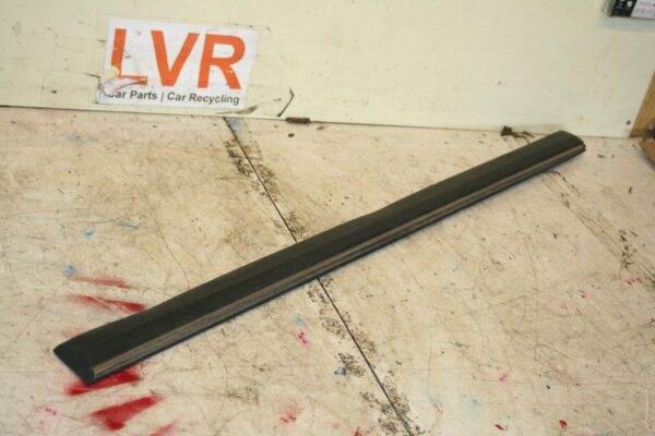 1988 BMW 525 E28. OSF DRIVER OFF SIDE FRONT DOOR TRIM OUTER