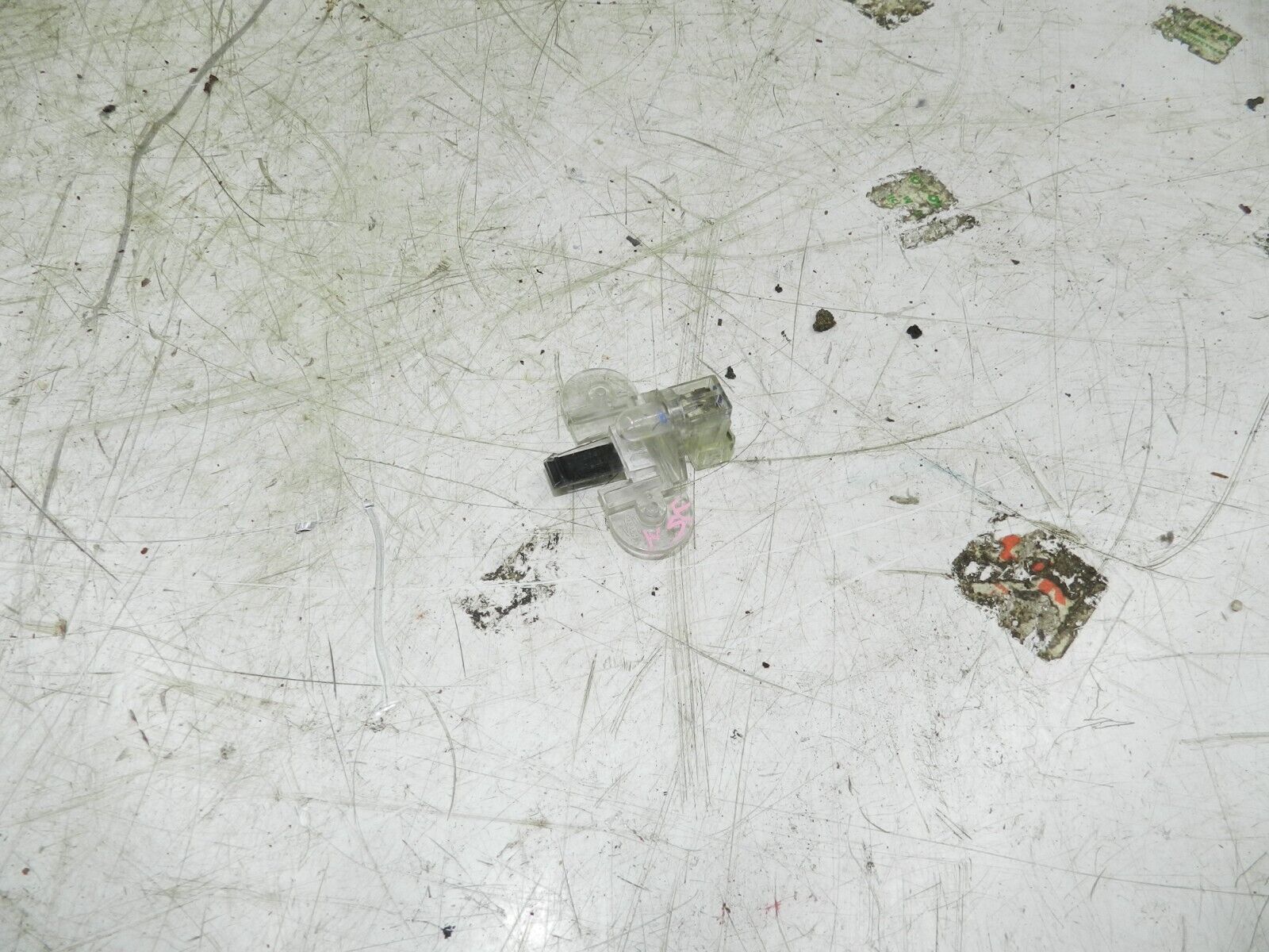 134. 1997-2002 JAGUAR XJ8. DOOR LIGHT - Image 2