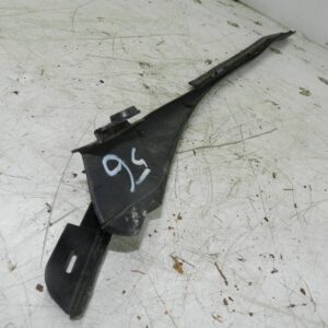 (126) RENAULT CLIO MK3 FACELIFT. WINDSCREEN TRIM