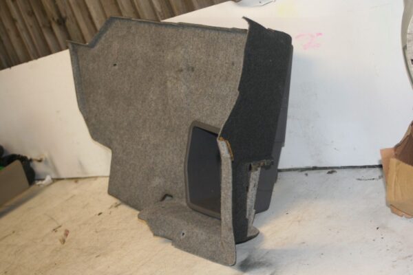 1999 VOLVO C70 2.4 PETROL. BOOT SIDE PANEL CARPET - Image 2
