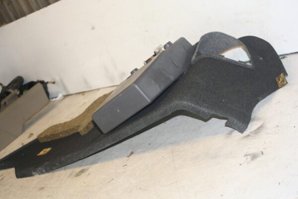 1999 VOLVO C70 2.4 PETROL. BOOT SIDE PANEL CARPET - Image 3