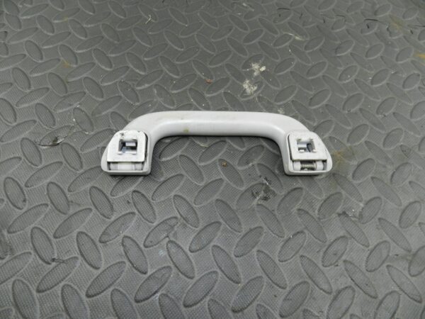 148 2007 HONDA CRV MK3. GRAB HANDLE DRIVER SIDE FRONT - Image 2