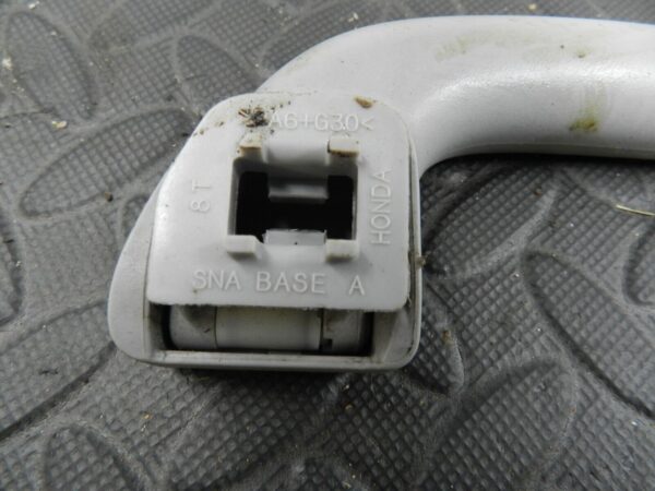 148 2007 HONDA CRV MK3. GRAB HANDLE DRIVER SIDE FRONT - Image 3