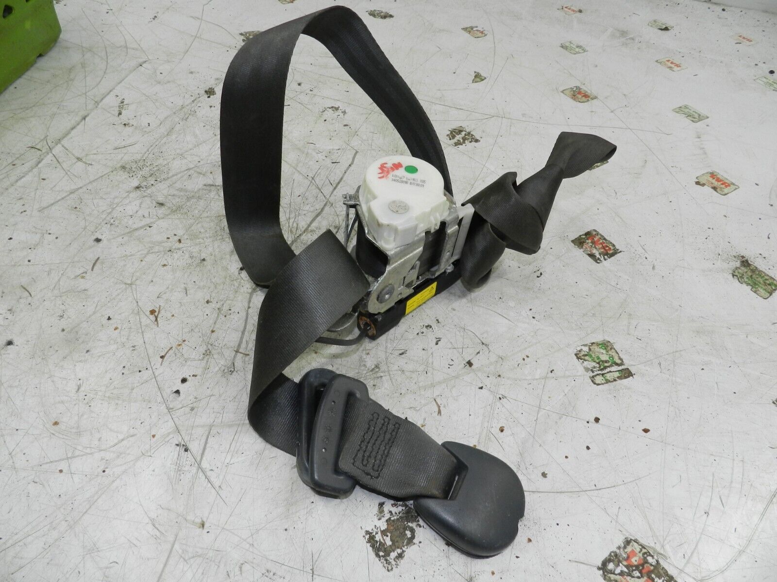 (126) RENAULT CLIO MK3 FACELIFT. PASSENGER SIDE FRONT SEAT BELT