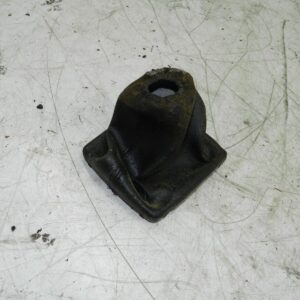 2008 FORD FOCUS CC CONVERTIBLE. GEAR SELECTOR SURROUND GATOR