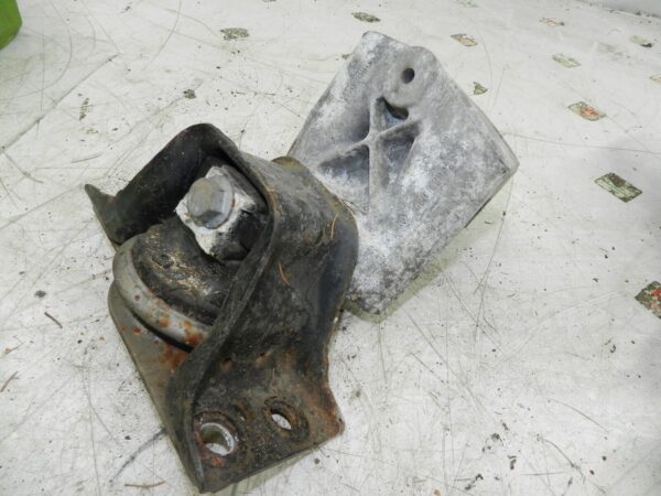 (126) RENAULT CLIO MK3 FACELIFT. ENGINE MOUNT - Image 2