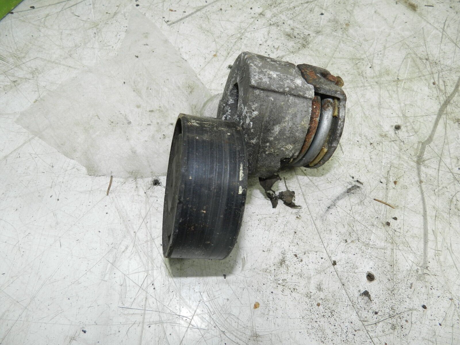 (126) RENAULT CLIO MK3 FACELIFT. DRIVE BELT TENSIONER
