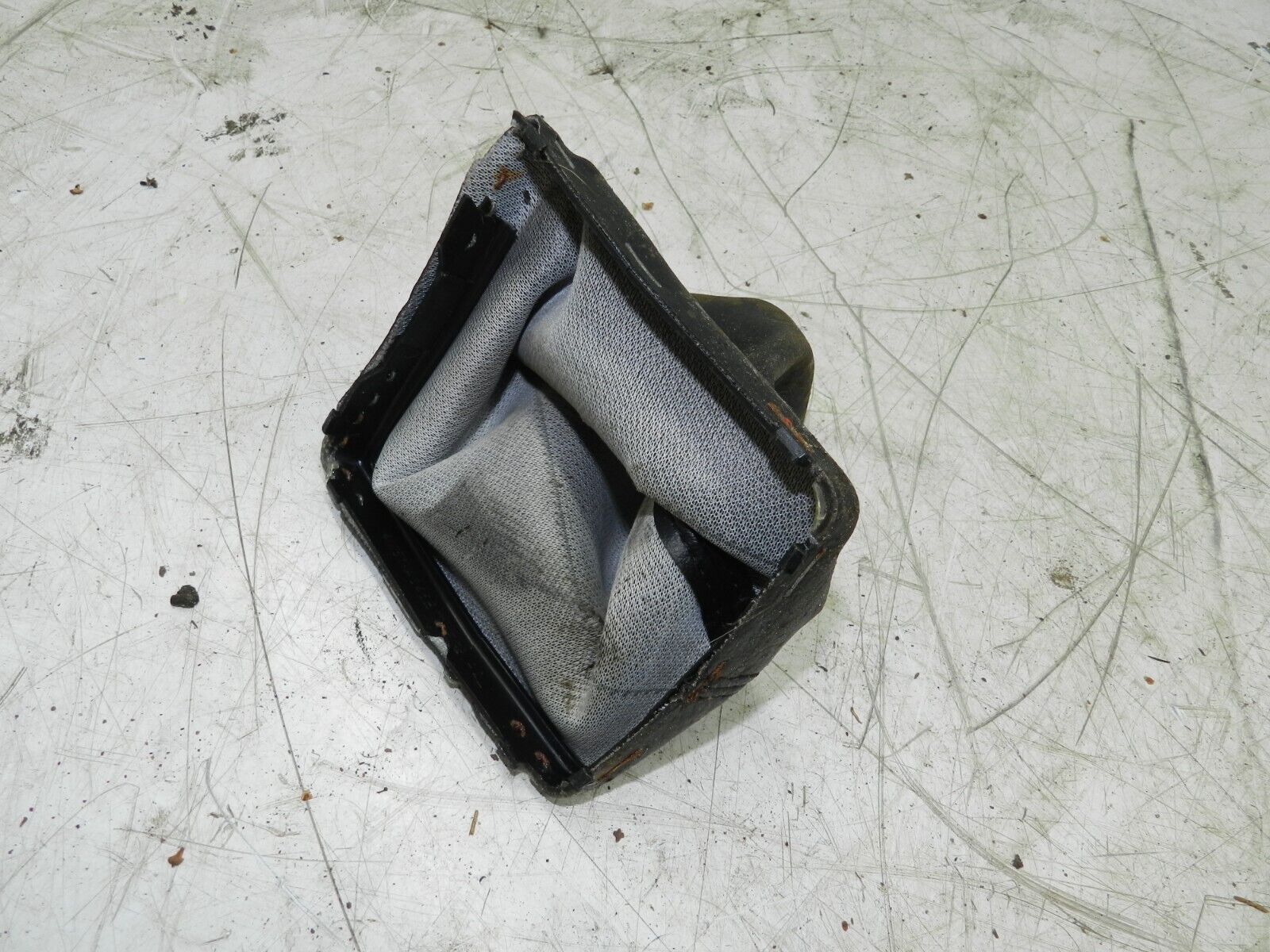 2008 FORD FOCUS CC CONVERTIBLE. GEAR SELECTOR SURROUND GATOR - Image 2