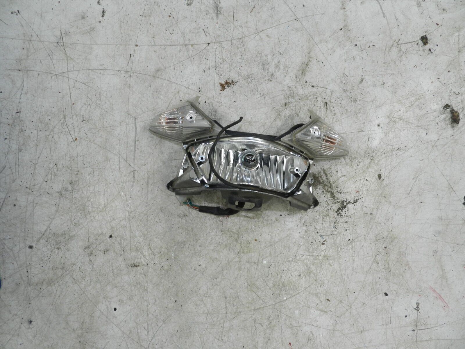 (140) HONDA NSC 110 E-E MOPED. REAR LIGHT UNITS - Image 2