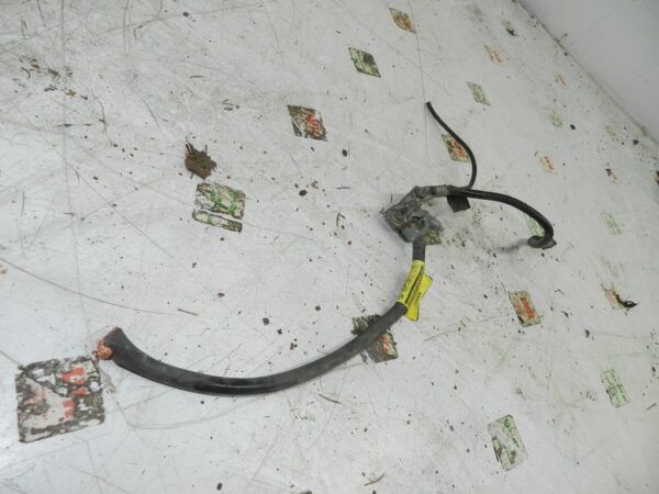 (126) RENAULT CLIO MK3 FACELIFT. NEGATIVE BATTERY STRAP TERMINAL