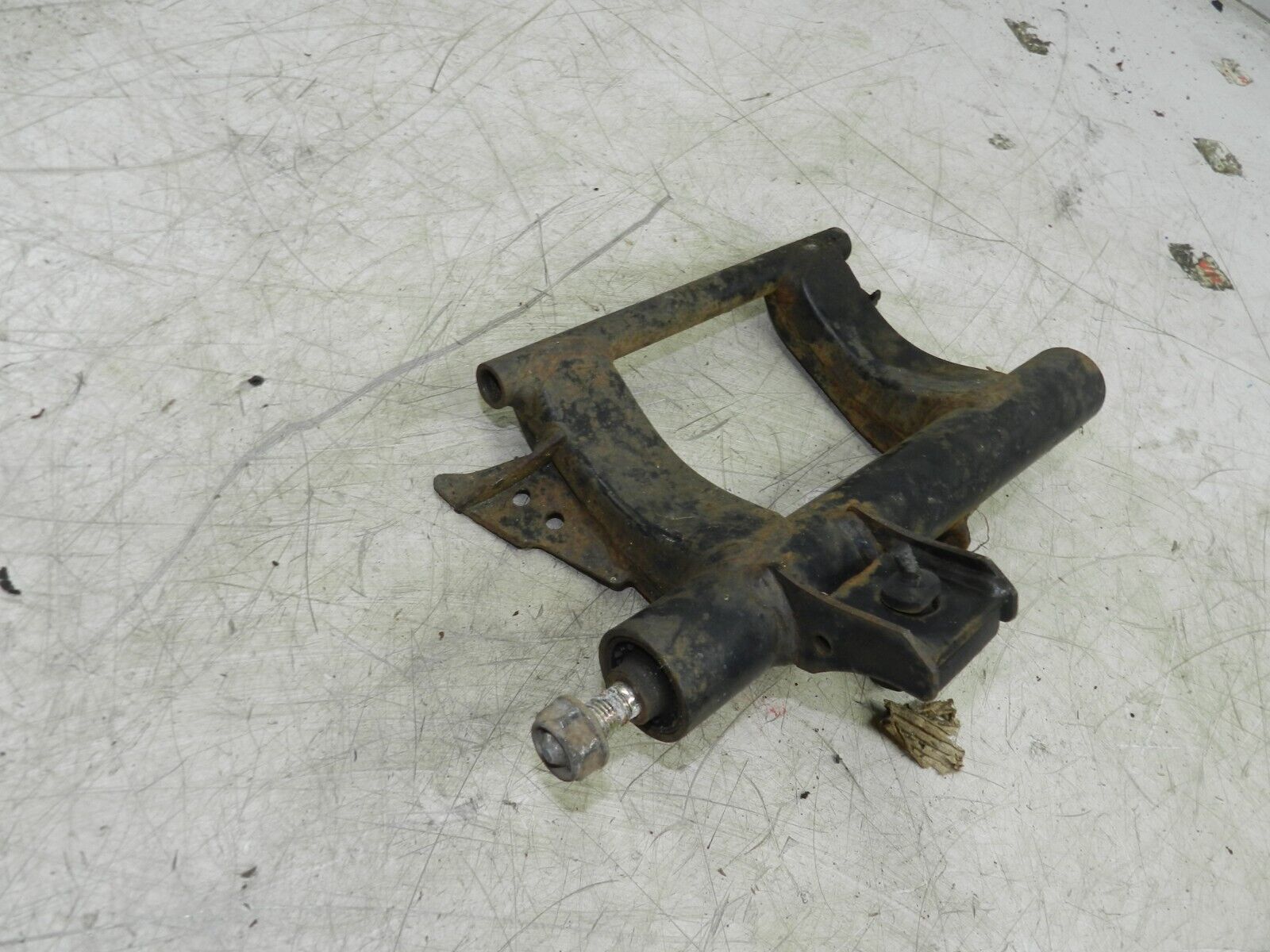 (140) HONDA NSC 110 E-E MOPED. FRAME SECTION ENGINE MOUNT - Image 2