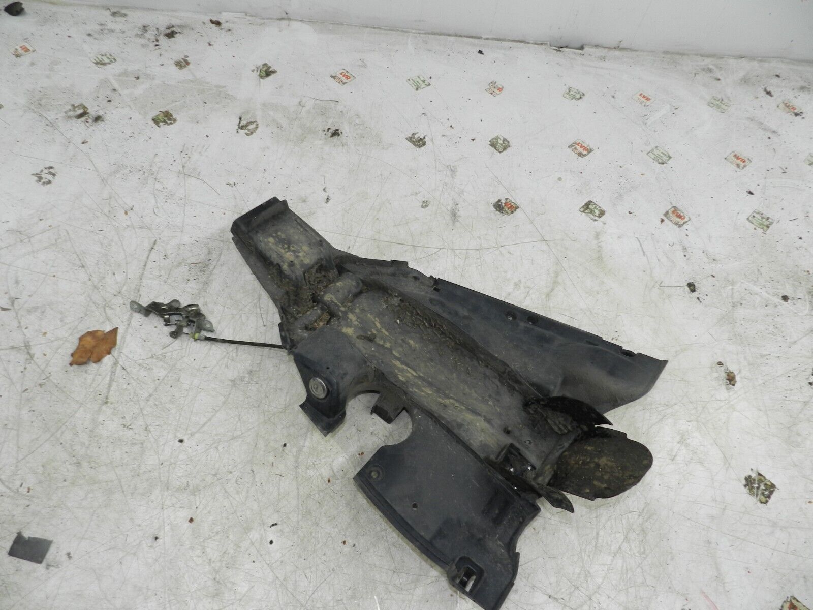 (140) HONDA NSC 110 E-E MOPED. SEAT PANEL WITH LOOK UNDER MUDGUARD - Image 3