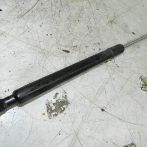(126) RENAULT CLIO MK3 FACELIFT. BOOT LID TAILGATE GAS STRUT