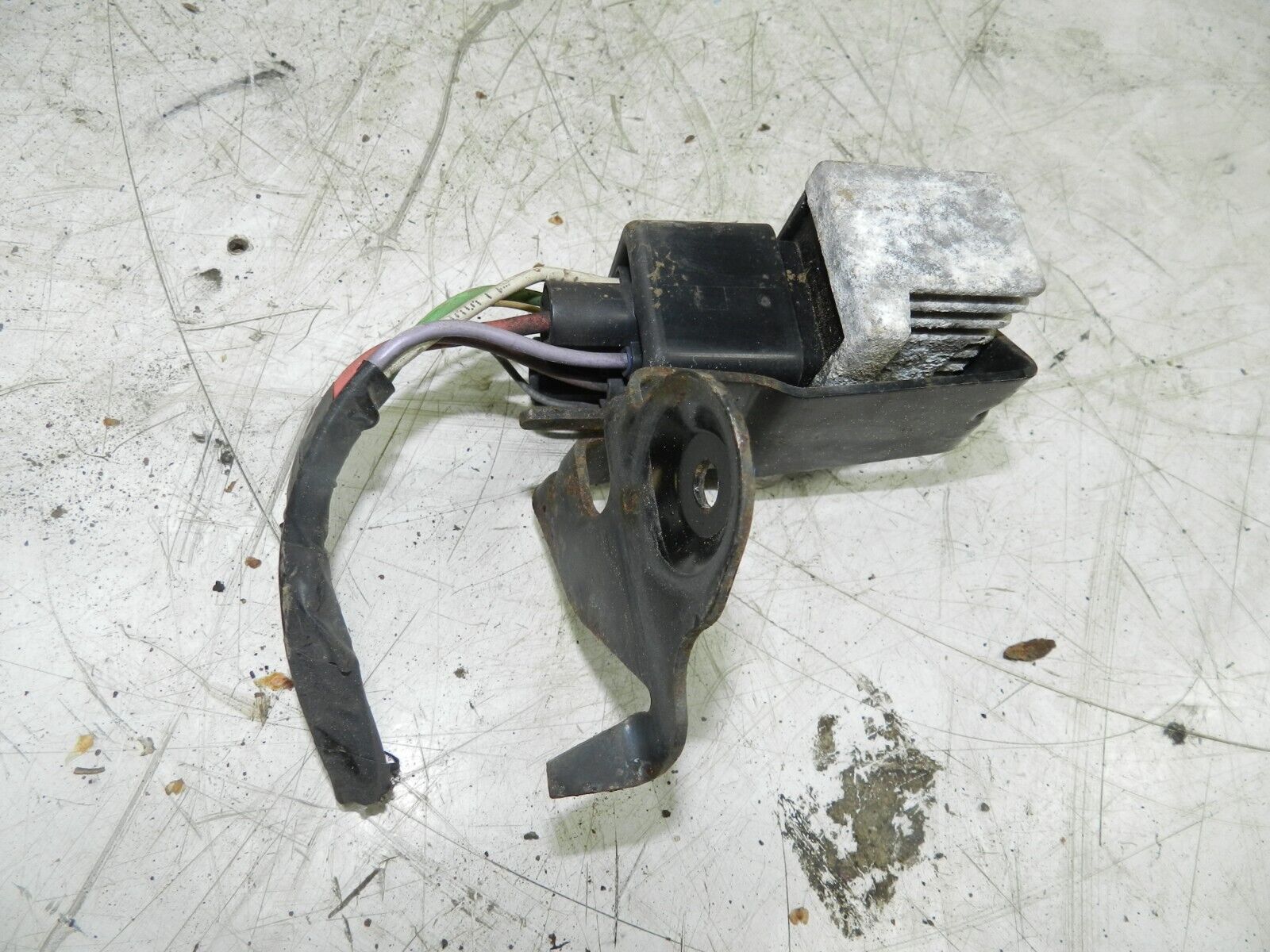 (126) RENAULT CLIO MK3 FACELIFT. GLOW PLUG RELAY