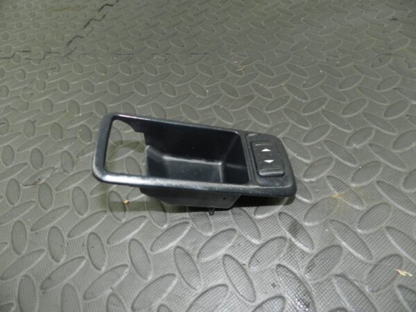 151. 2008 FORD FOCUS MK2 TITANIUM PASSENGER SIDE FRONT WINDOW SWITCH HANDLE TRIM - Image 2
