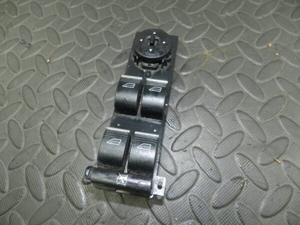 151. 2008 FORD FOCUS MK2 TITANIUM. DRIVER SIDE FRONT WINDOW SWITCH - Image 2