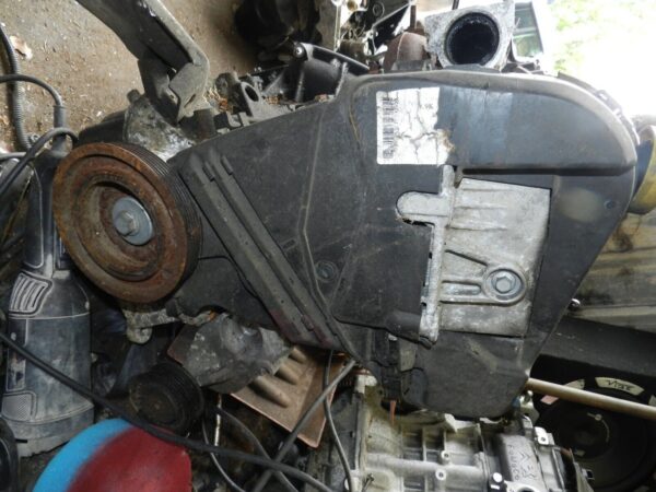 (126) RENAULT CLIO MK3 FACELIFT. 1.5 DCI DIESEL BARE ENGINE - SNAPPED INJECTOR - Image 3
