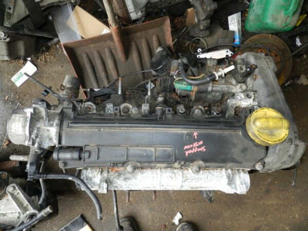 (126) RENAULT CLIO MK3 FACELIFT. 1.5 DCI DIESEL BARE ENGINE - SNAPPED INJECTOR - Image 5