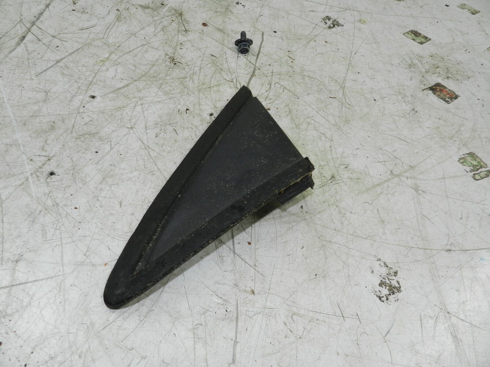 2008 FORD FOCUS CC CONVERTIBLE. PASSENGER SIDE WING MIRROR TRIM