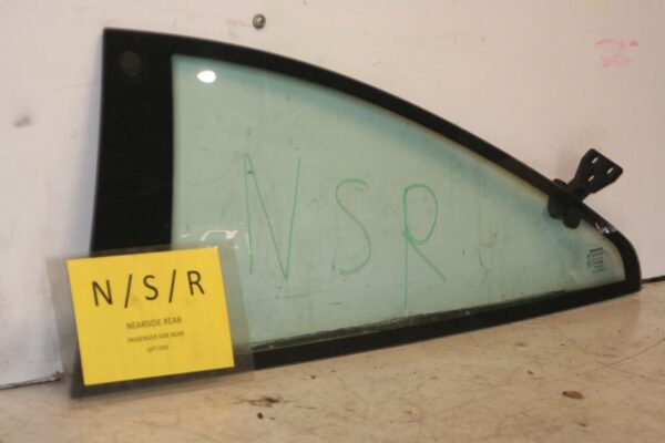 1999 VOLVO C70 2.4 PETROL. PASSENGER SIDE REAR NSR QUARTER GLASS - Image 2
