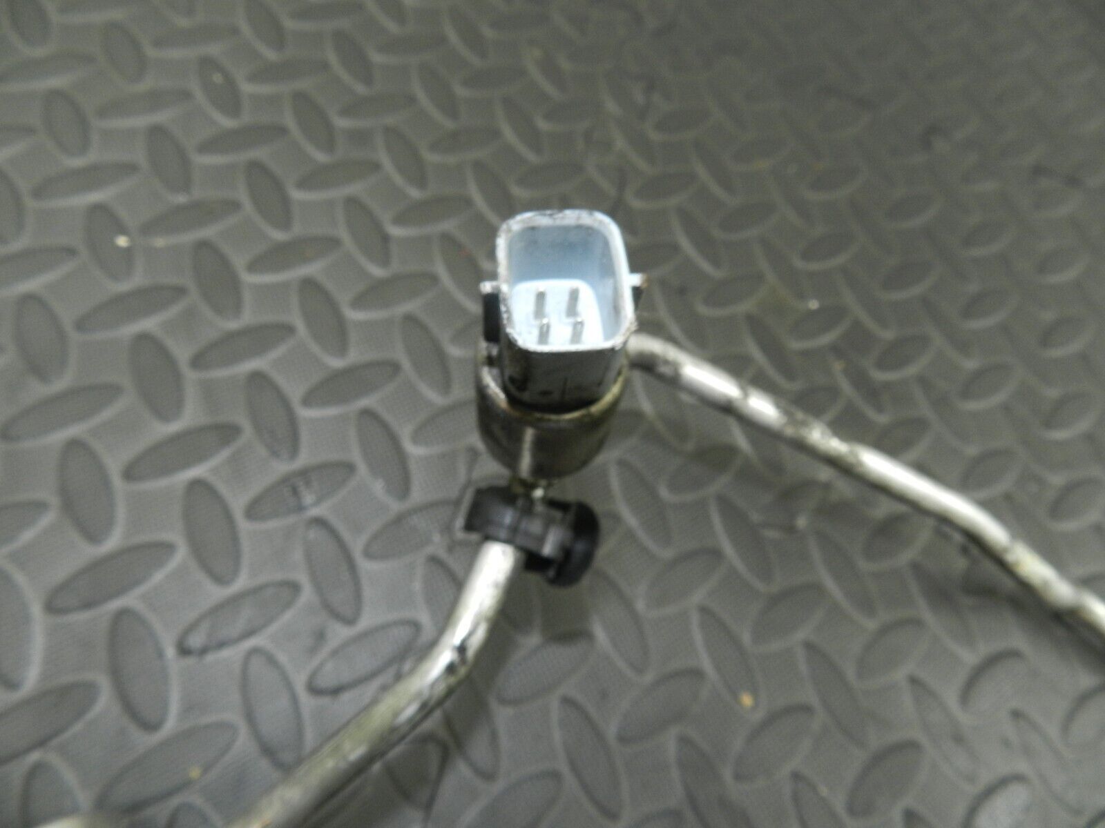 151. 2008 FORD FOCUS MK2 TITANIUM. AIR CON CONDITIONING PIPE + SENSOR - Image 3