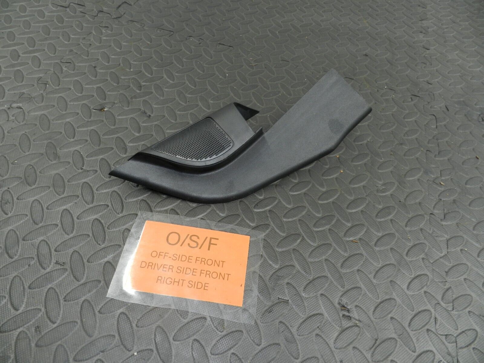 151. 2008 FORD FOCUS MK2 TITANIUM. DRIVER SIDE FRONT TWEETER COVER