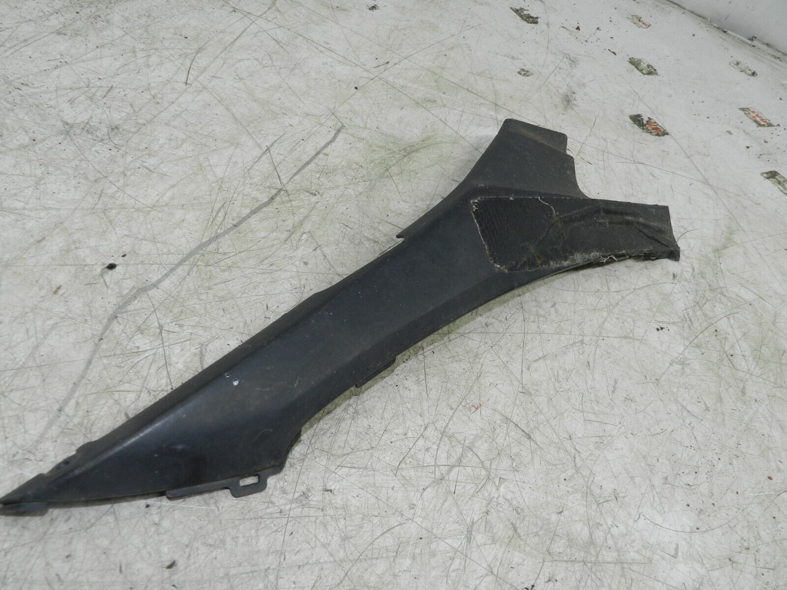 (140) HONDA NSC 110 E-E MOPED. PLASTIC TRIM SIDE PANEL IN BLACK DAMAGED