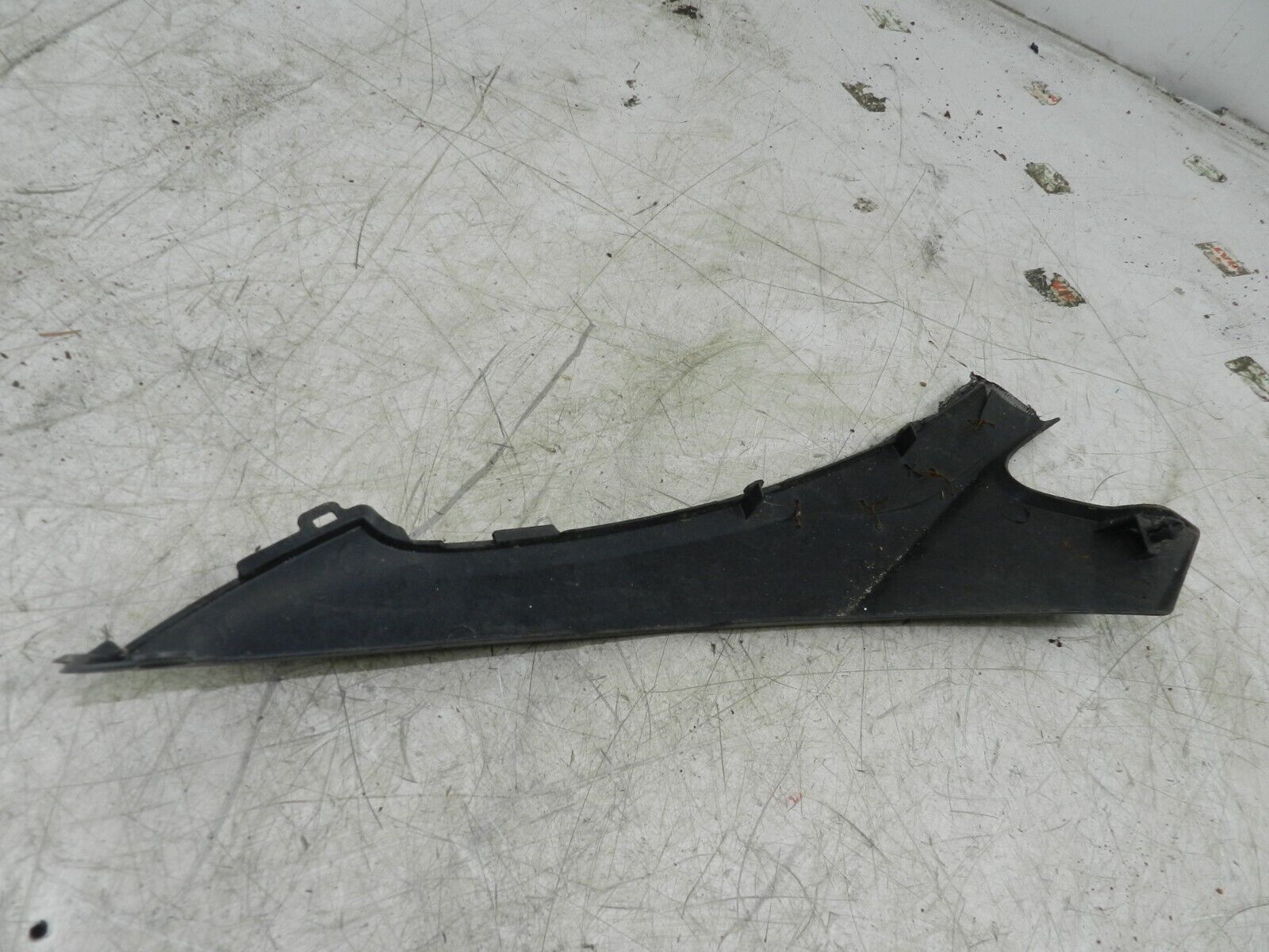 (140) HONDA NSC 110 E-E MOPED. PLASTIC TRIM SIDE PANEL IN BLACK DAMAGED - Image 3