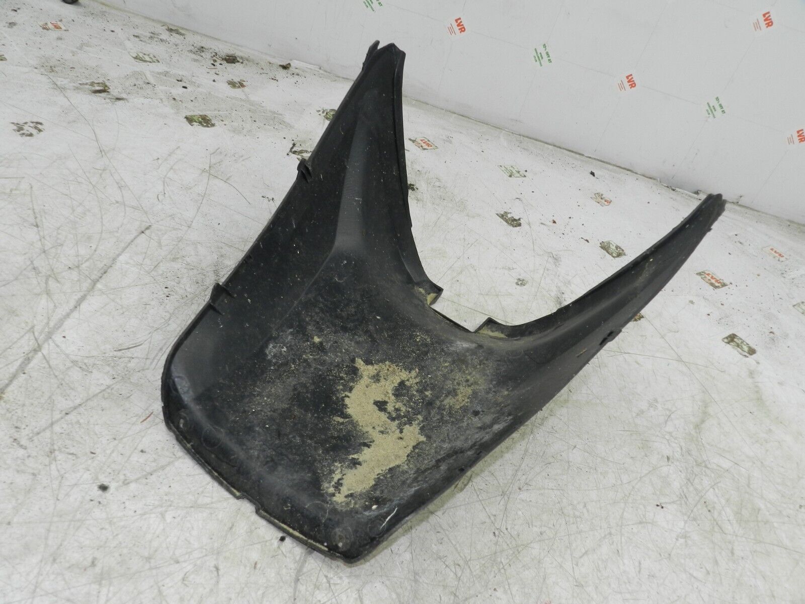 (140) HONDA NSC 110 E-E MOPED. CENTRE PLASTIC TRIM - Image 3