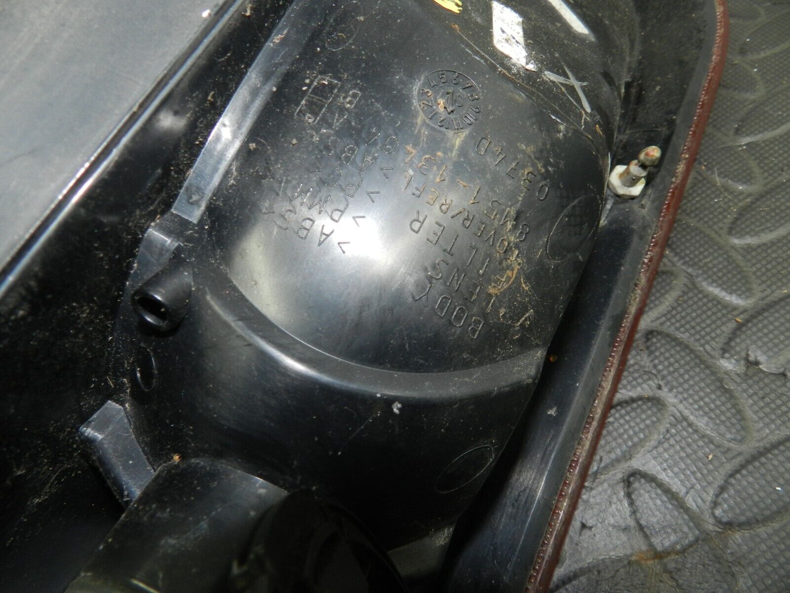 151. 2008 FORD FOCUS MK2 TITANIUM. DRIVER SIDE REAR LIGHT UNIT - Image 2