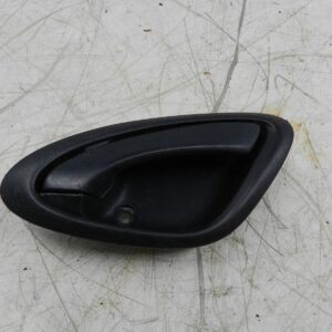 (129) 2005 HONDA JAZZ. DRIVER SIDE FRONT DOOR HANDLE